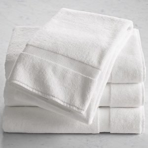 Tumpukan handuk putih